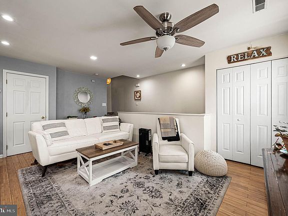 3rd image of 15 Riverwatch Ct