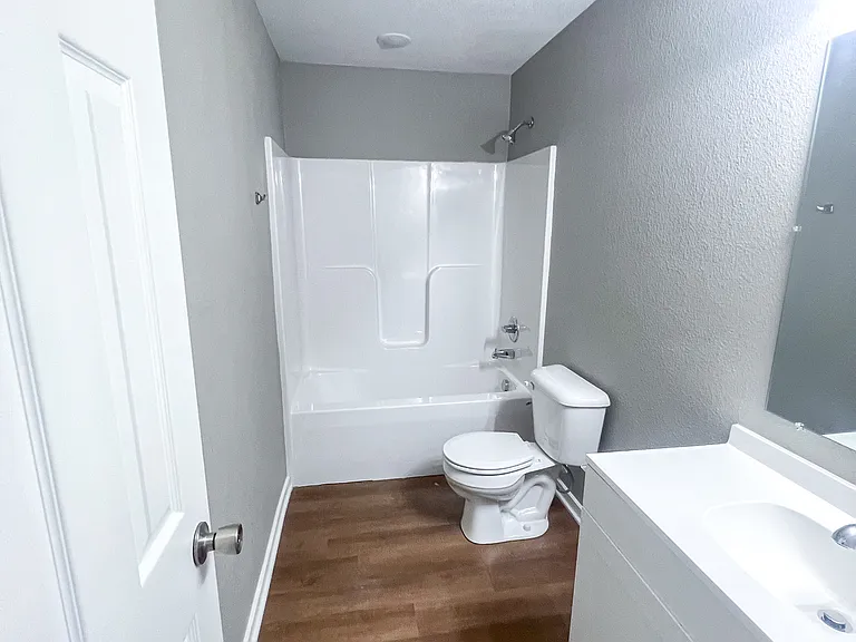 320 W South St — Photo 18