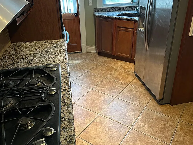 782 Loretta St — Photo 5