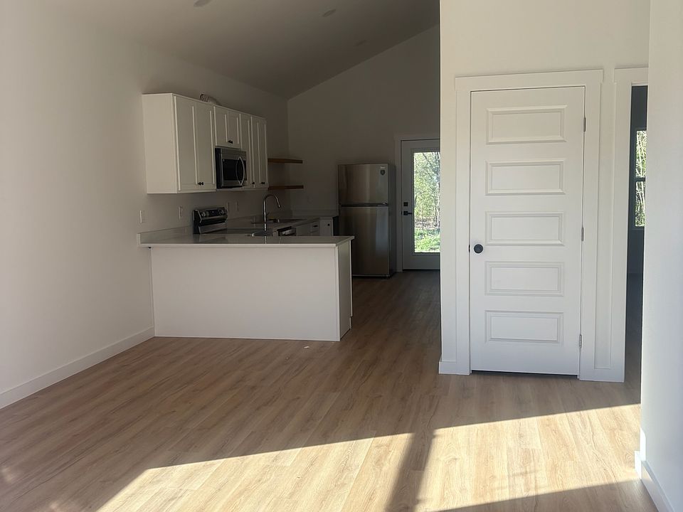 2nd image of 427 County Road 1502 #B