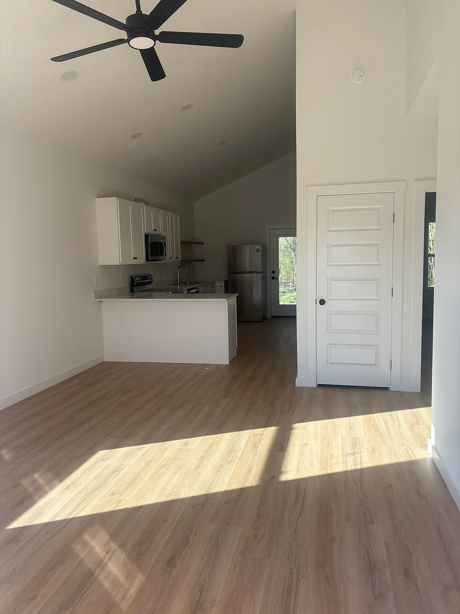 Building Photo - 427 County Road 1502 #D