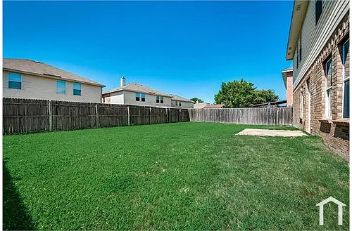 1109 Boxwood Dr Photo 1