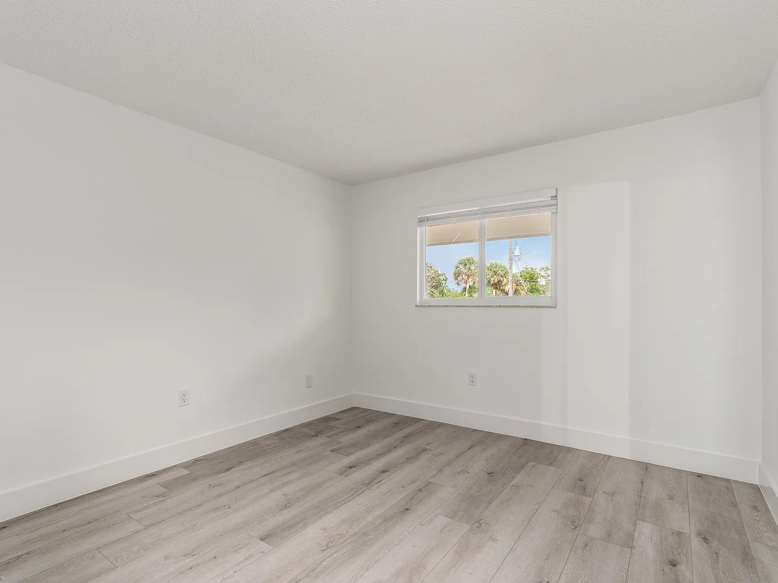 2 bed, 900 sqft, $1,850 — Photo 4