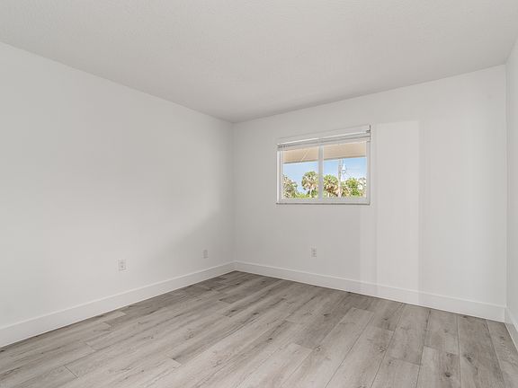 4th image of 644 SW Cleveland Ave APT 6