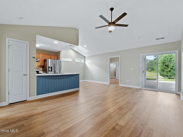 4212 Elizabeth Ave — Photo 6