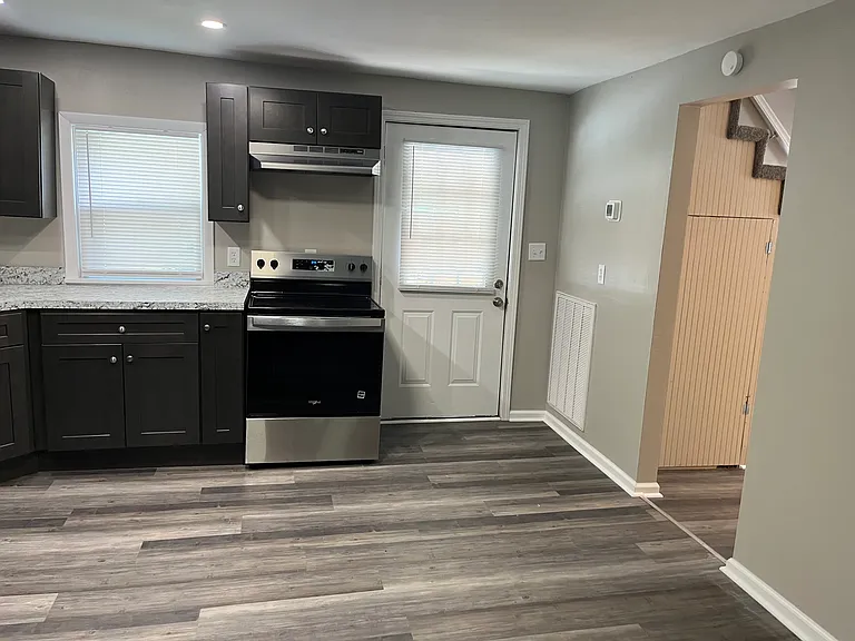 771 E Maple St — Photo 5