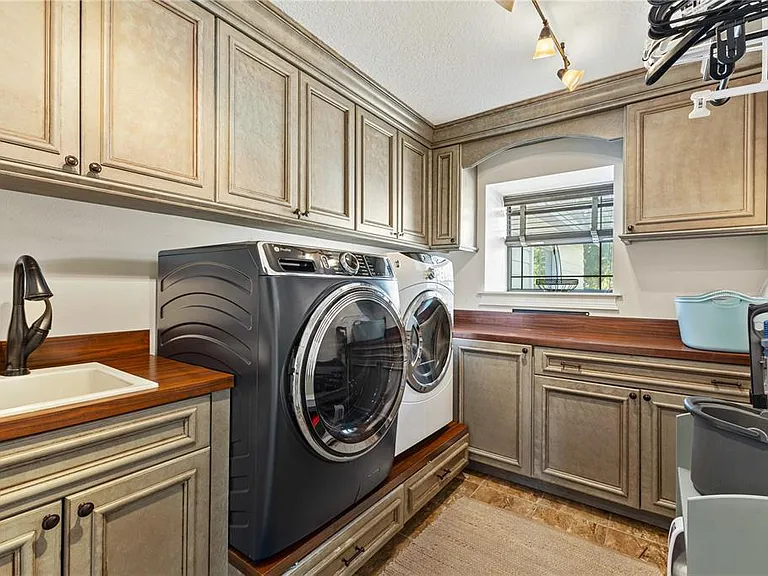 10355 Trout Rd — Photo 61