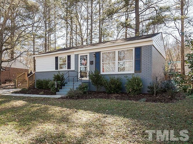 515 Mayfair St in Downtown Cary