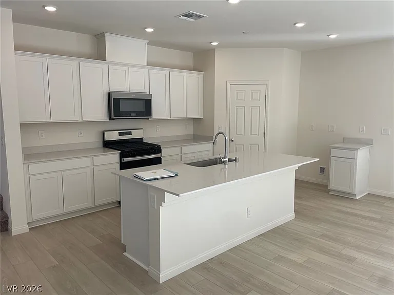 10861 River Junction Ave — Photo 2