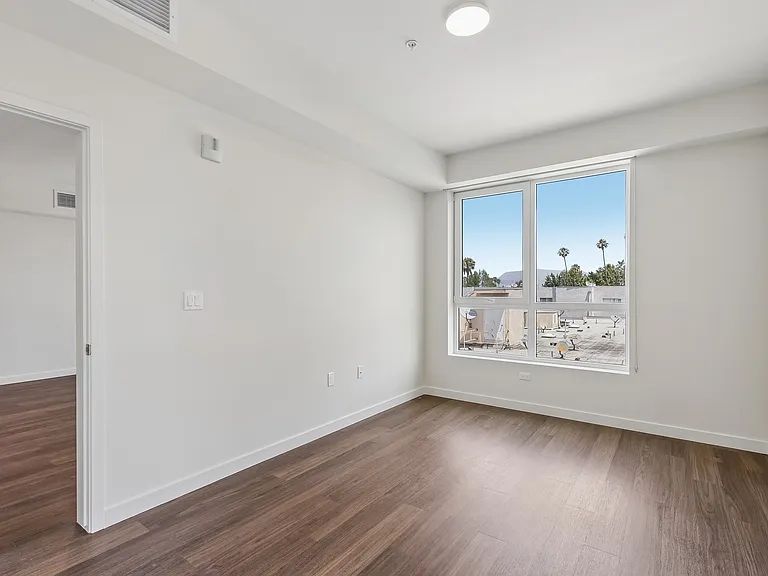 Maru Apartments — Photo 31