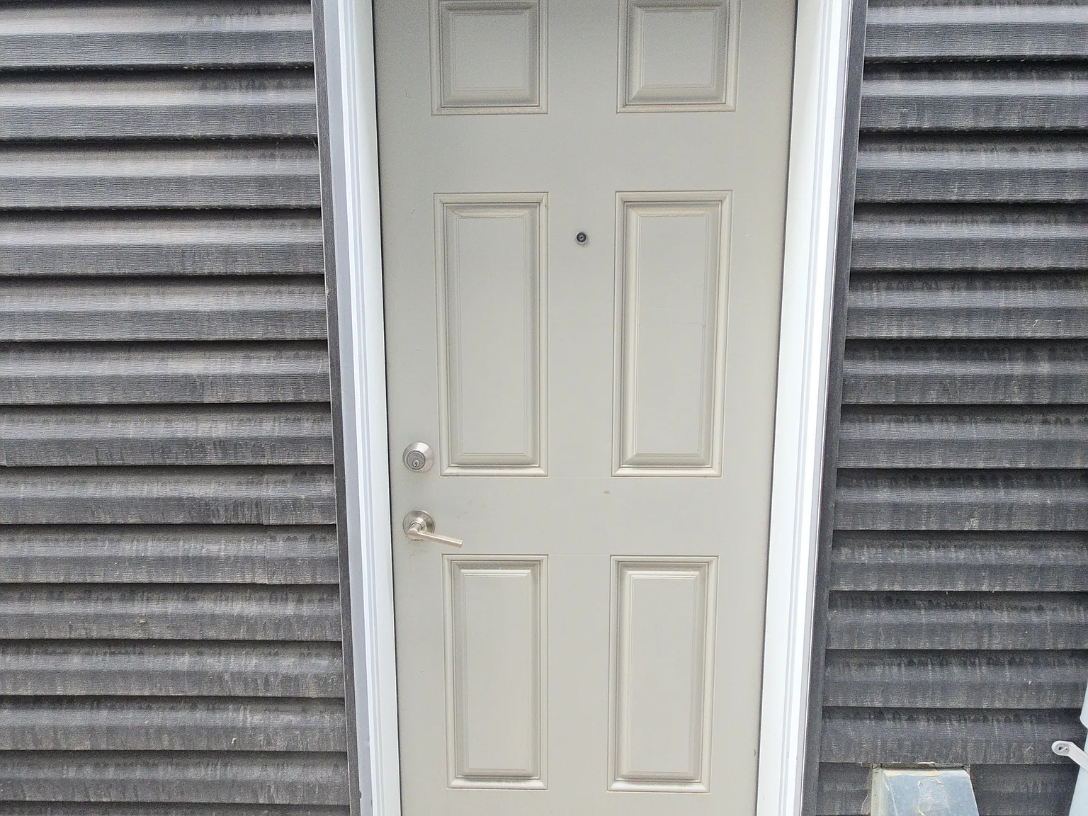 601 Corner Meadows Way NE - Unit B — Photo 1