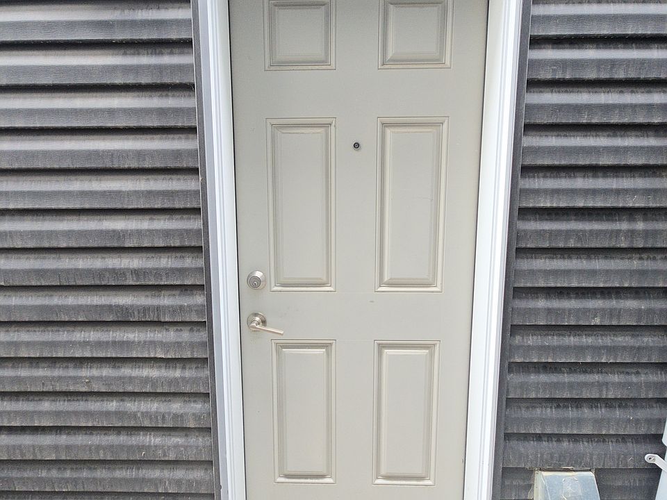 1st image of 601 Corner Meadows Way NE #B