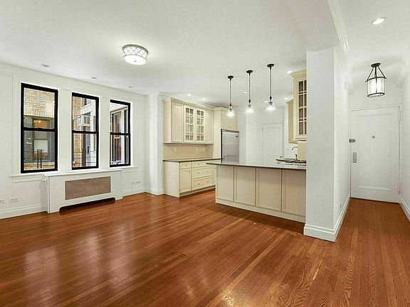 4th image of 157 E 72nd St #9FG