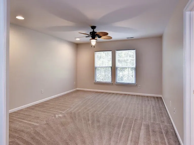 4559 Beacon Hill Dr — Photo 19