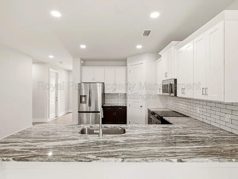 3518 NE 21st Pl — Photo 12