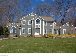 7538 Crown Point Dr, Hudson, OH 44236