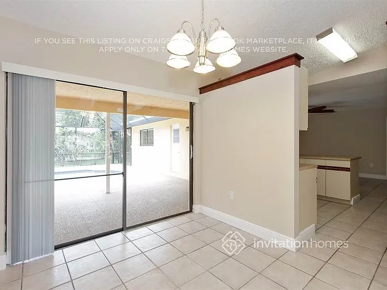 10821 NW 33rd St — Photo 5