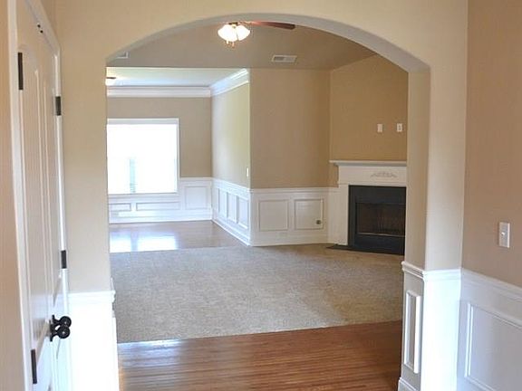 5th image of 310 Viburnum Ct