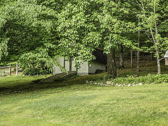 23 - Back yard 2 (1 of 1).jpg