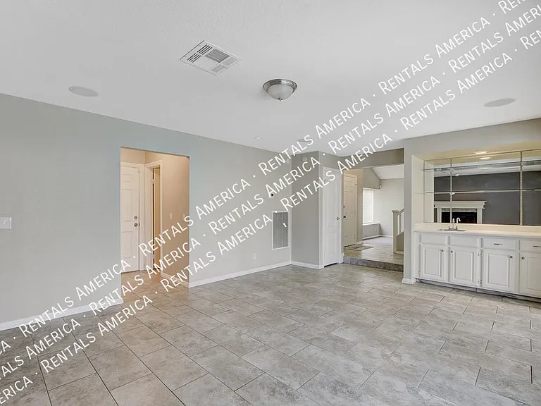 319 Simon Bolivar Dr — Photo 10