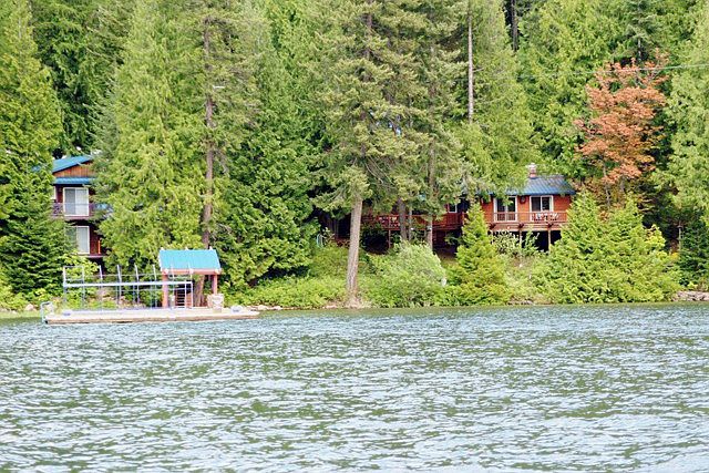 2nd image of 17 Beauty Bay Shr