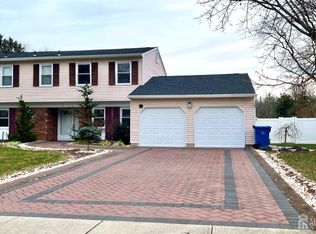31 Groendyke Ln, Plainsboro, NJ 08536