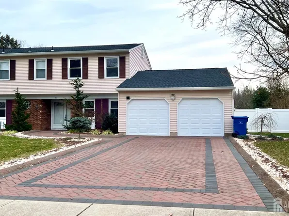 31 Groendyke Ln, Plainsboro, NJ 08536