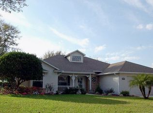 894 Club Hills Dr, Eustis, FL 32726