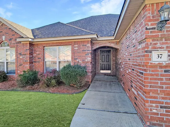 37 Bentley Cir, Little Rock, AR 72210
