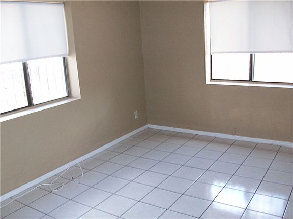 4th image of 2630 Mountain Ave