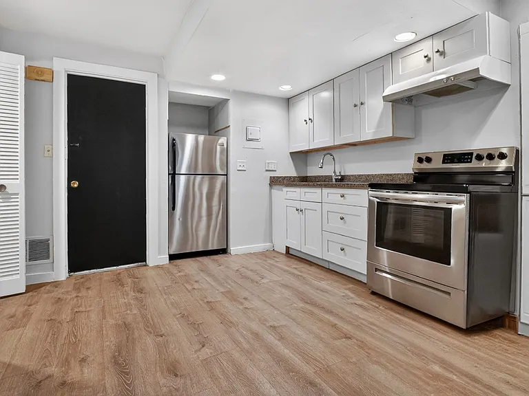 166 Park St #168 — Photo 4