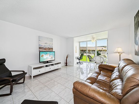 3rd image of 202 SE 10th Street #103
