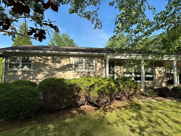 1505 Mountainbrook Dr SE, Huntsville, AL 35801