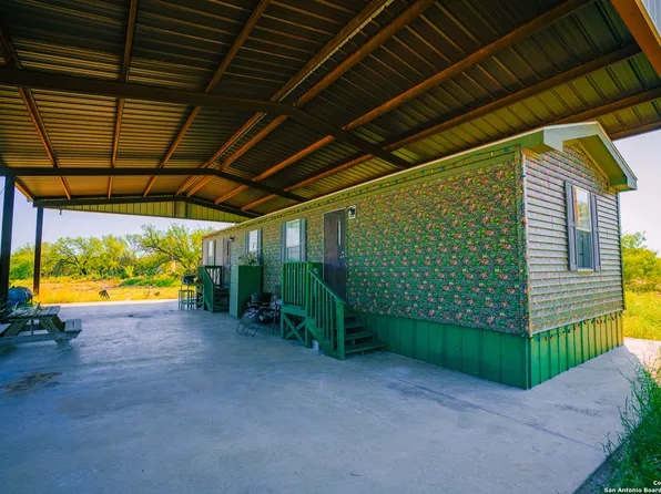 777 FM 190, Asherton, TX 78836