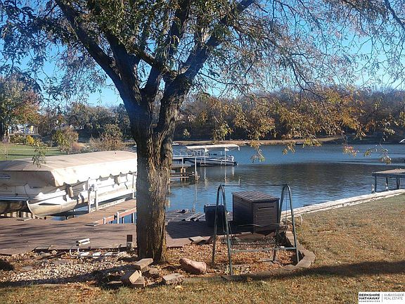 2nd image of 1052 Beaver Lake Blvd