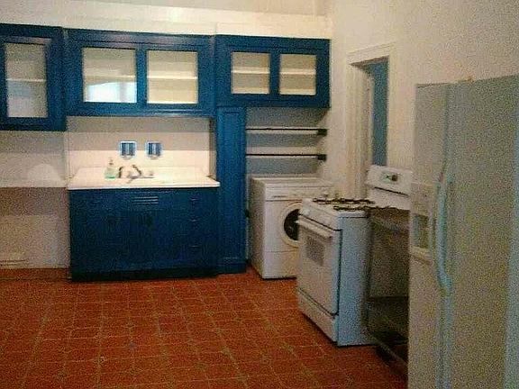 5th image of 1116 W Grand Ave