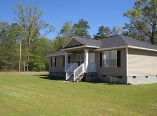 175 Haywood Ln, Saint Matthews, SC 29135