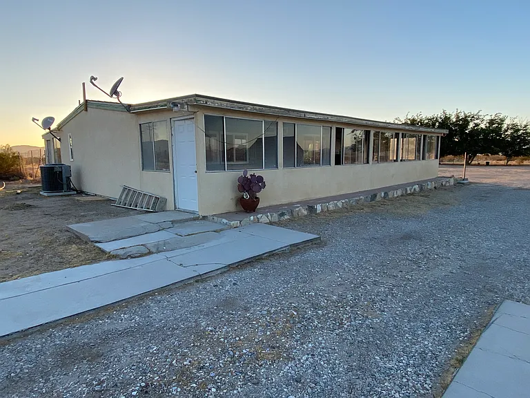 36176 Rabbit Springs Rd — Photo 2