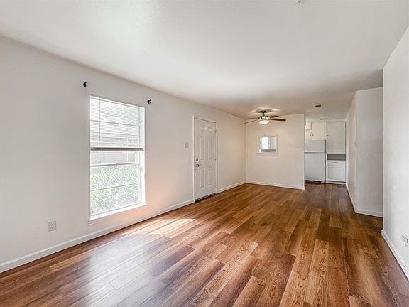 2nd image of 4537 Dakota St #4