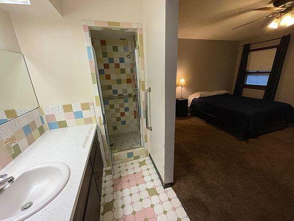 3rd image of 4810 Polk St