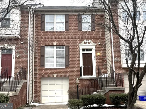 2035 Madrillon Springs Ct, Vienna, VA 22182