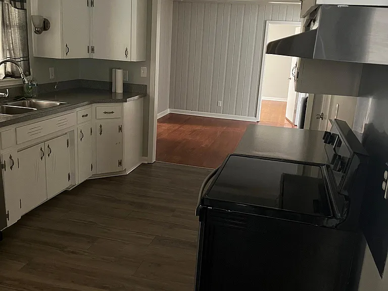 1402 Lowell Dr SE — Photo 15