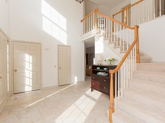 5th image of 923 Willowleaf Way