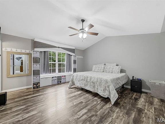 4th image of 427 Timber Dr