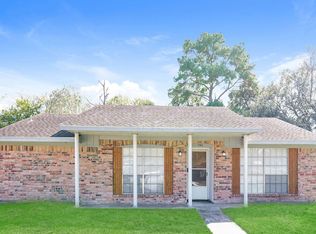 946 Beachcomber Ln, Houston, TX 77062