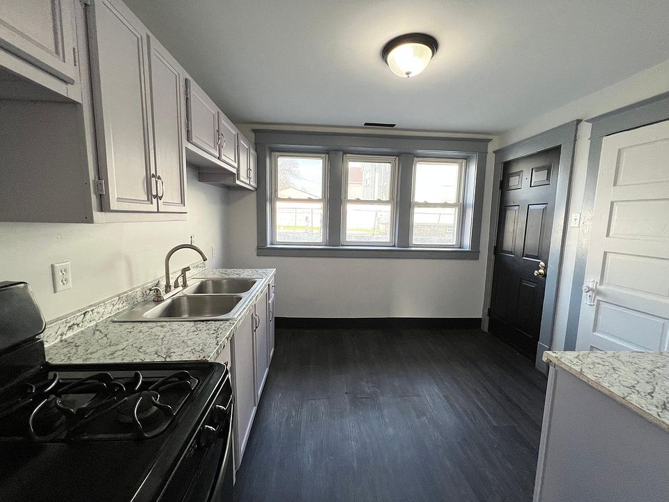 1st image of 596 Ontario St #1