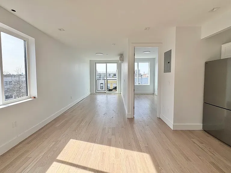 162 Covert St #3A — Photo 2