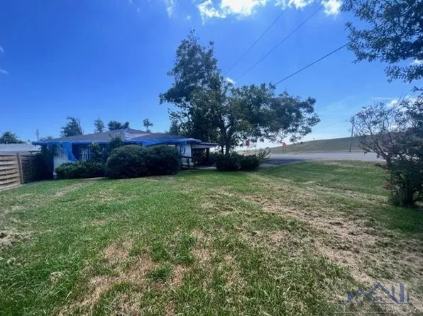 151 Lefort Ln, Golden Meadow, LA 70357