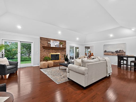 5th image of 135 Hawkins Cir