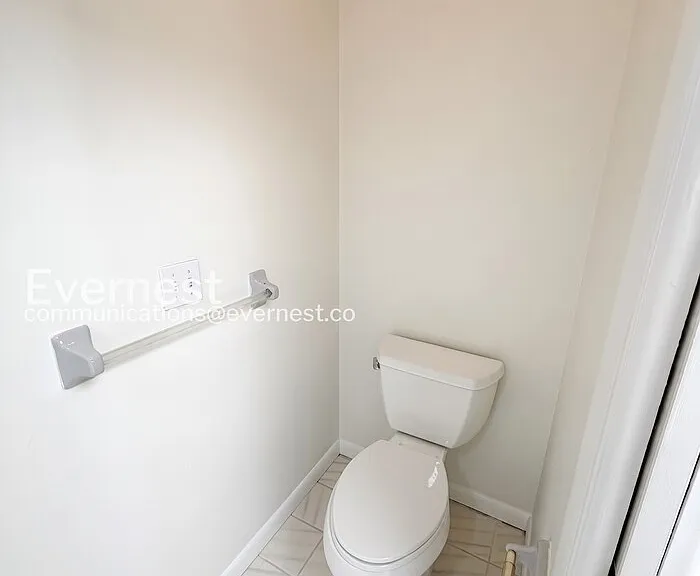 1915 W Orient St — Photo 25